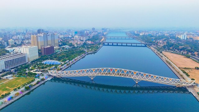 Cab from Ahmedabad to Mumbai